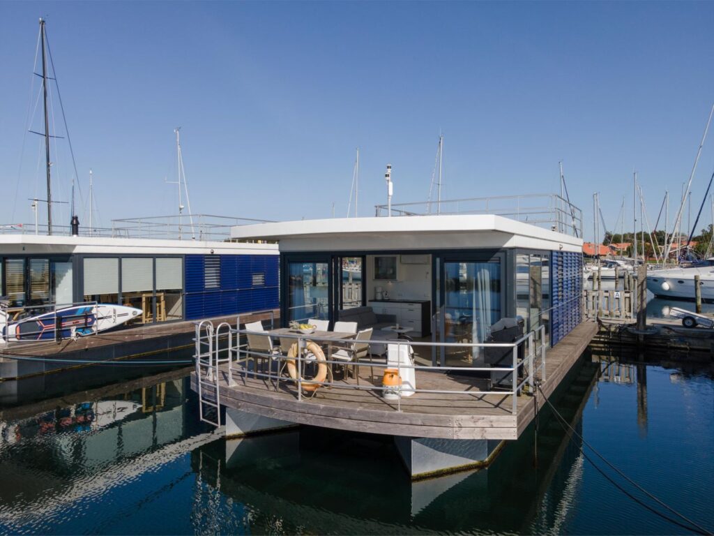 Hausboote_mieten_Xanten_Terasse_Hausboot Urlaub-auf-dem-Wasser-Hausboot-fjordblik-Barth